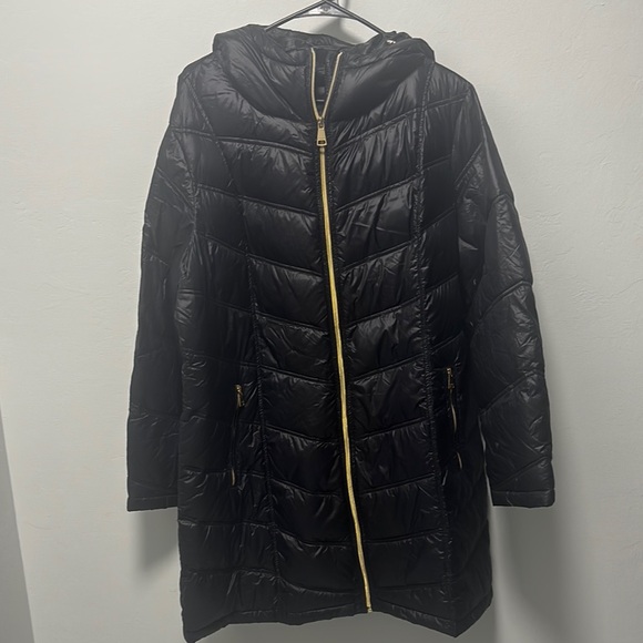 Black Quilted Hooded Jacket - Picture 1 of 4